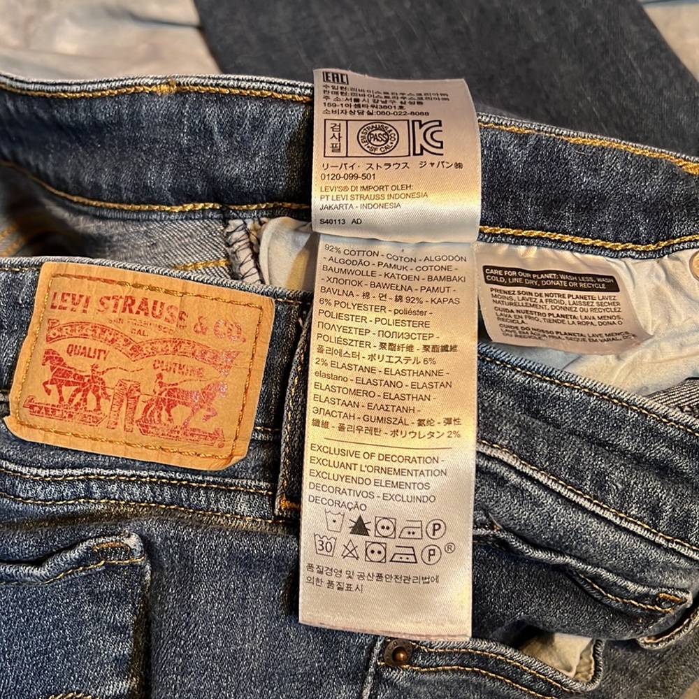 Levi’s 711 Skinny Distressed Jeans Women's size 32 - Picture 10 of 16